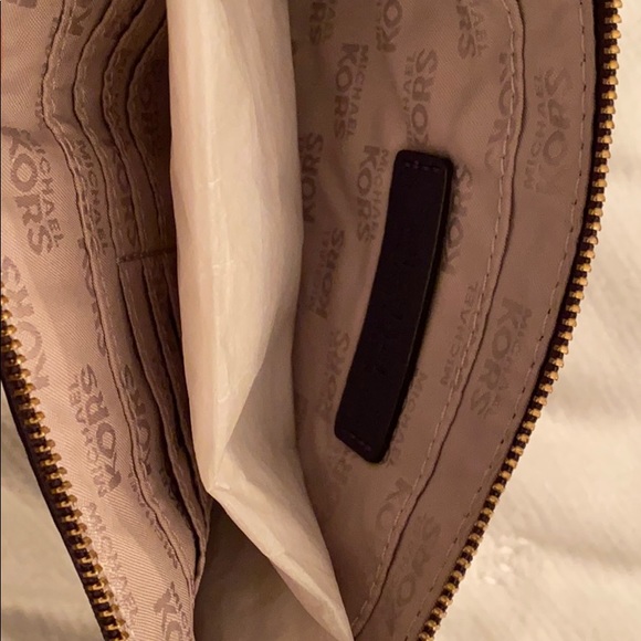 Michael Kors leather clutch - Picture 6 of 6